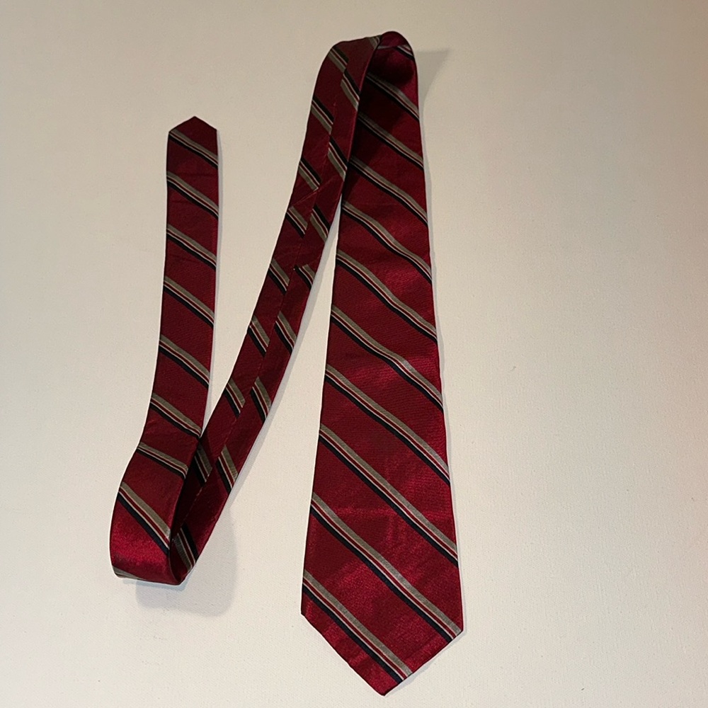 VINTAGE AUTHENTIC CHRISTIAN DIOR MENS TIE